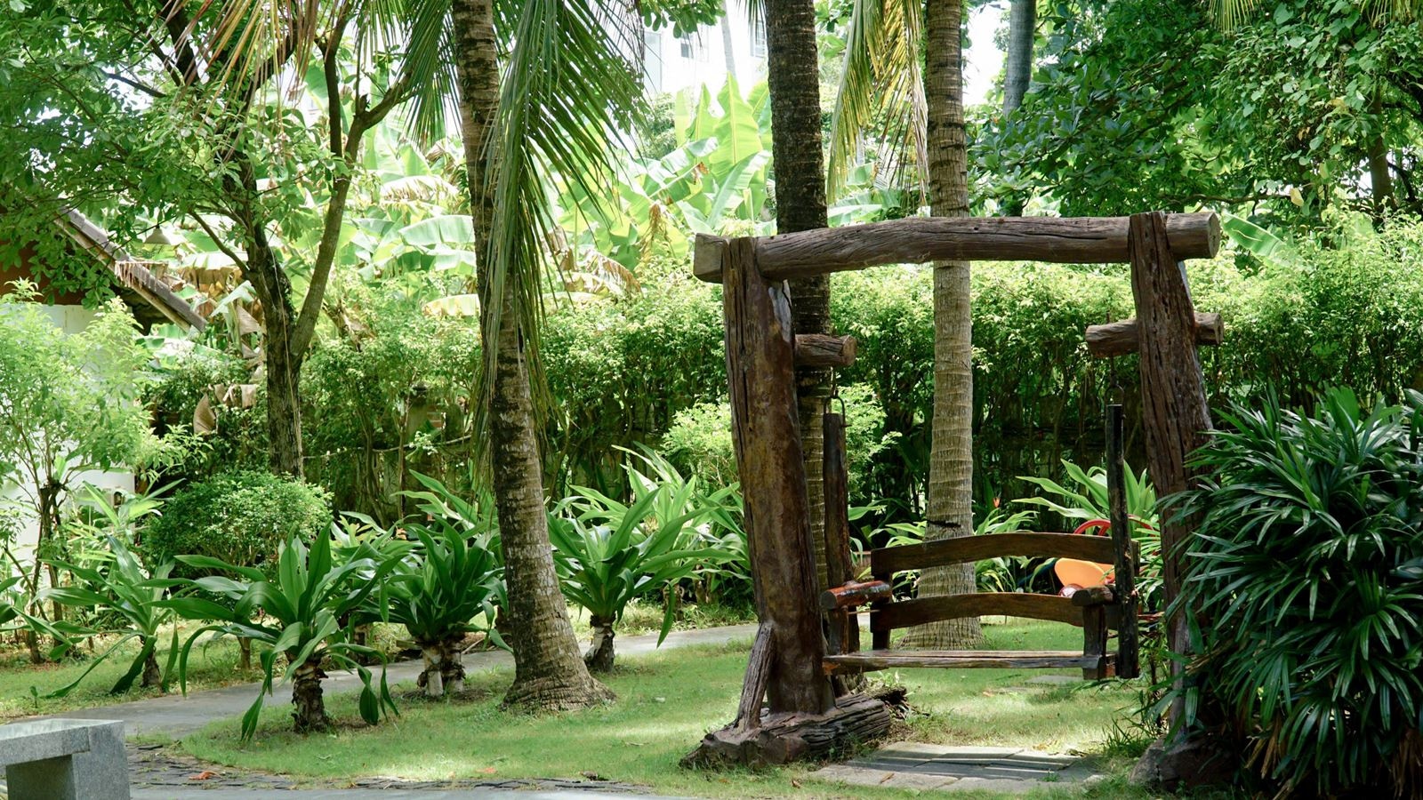 rooms-deluxe-garden-view-with-balcony
