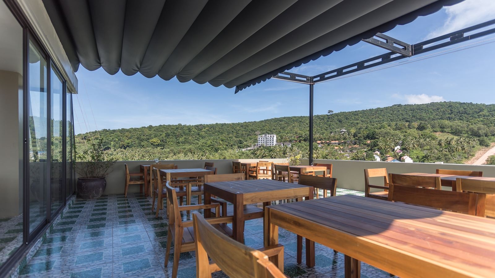 restaurants-restaurant