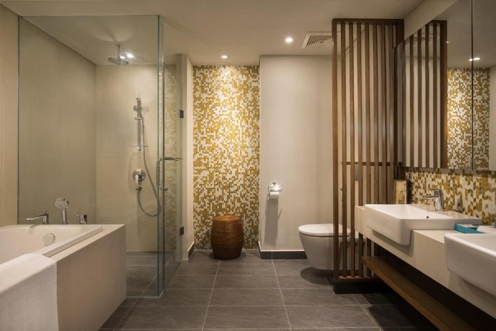 rooms-1-bedroom-deluxe-city-and-partial-ocean-view