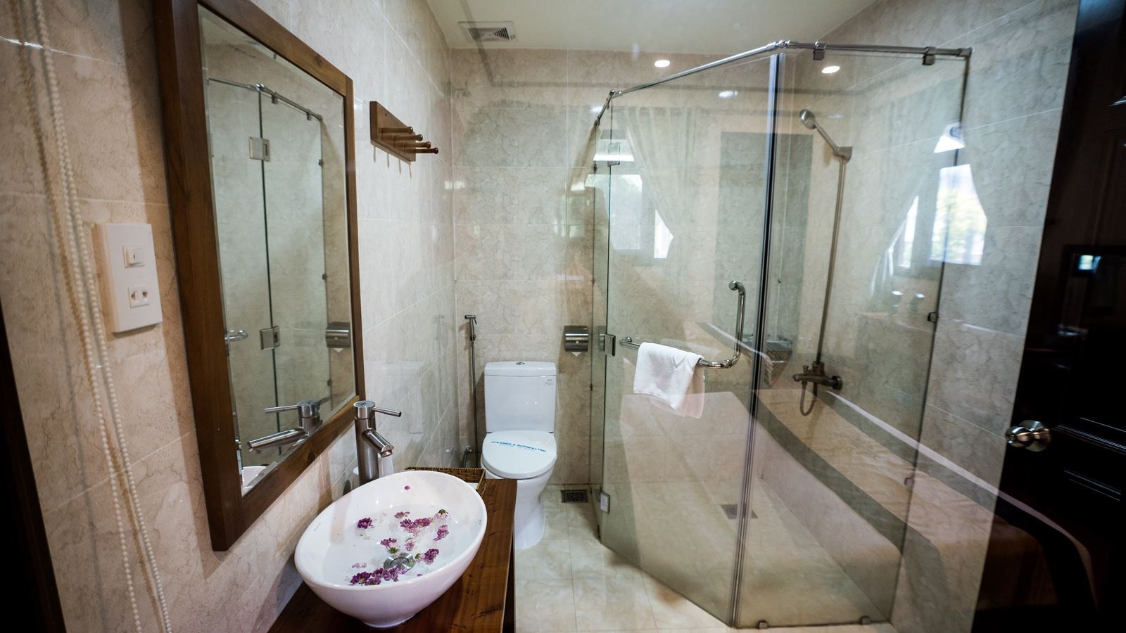 rooms-deluxe-garden-view