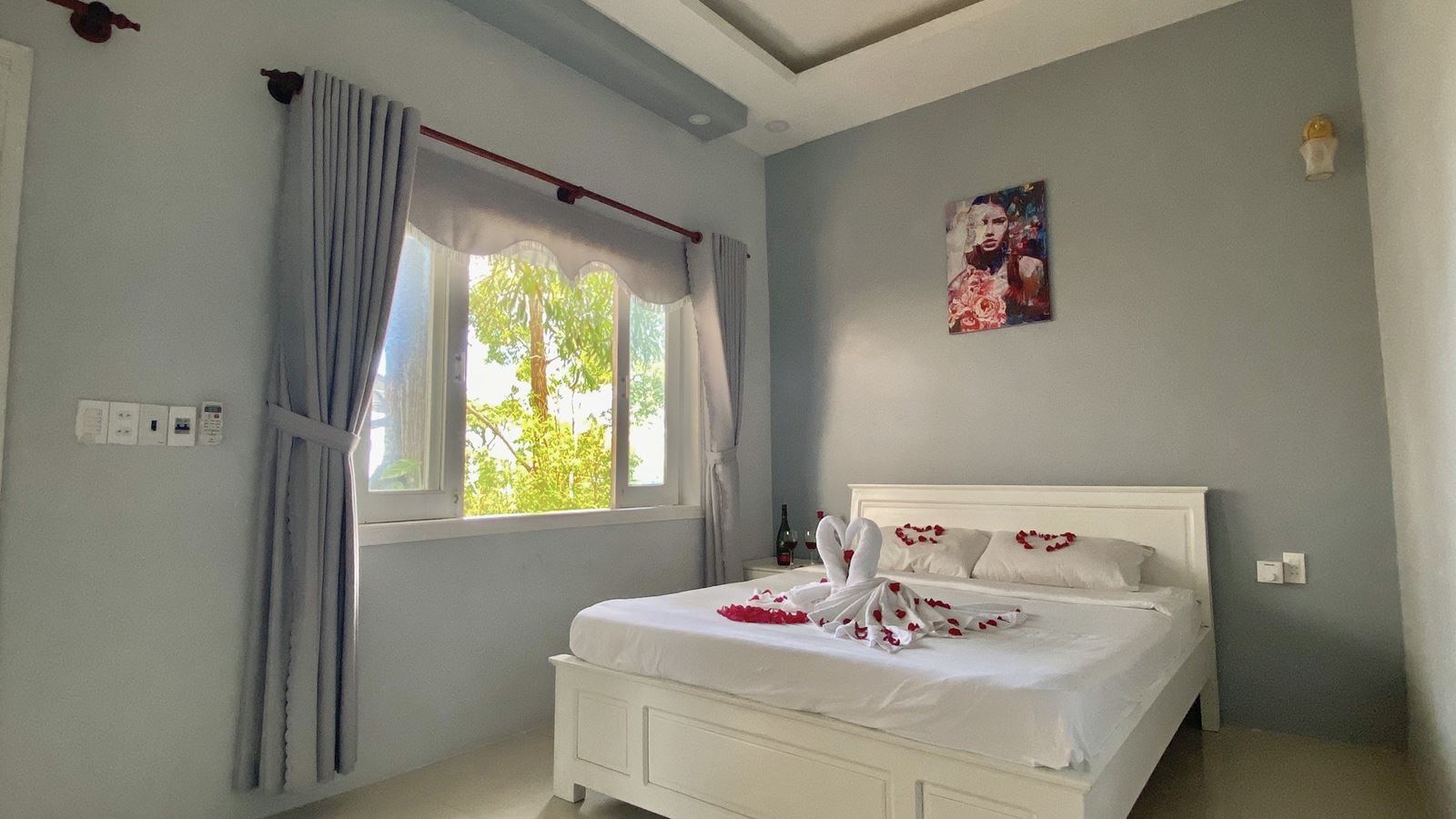 rooms-deluxe-double-bungalow-garden-view-with-balcony