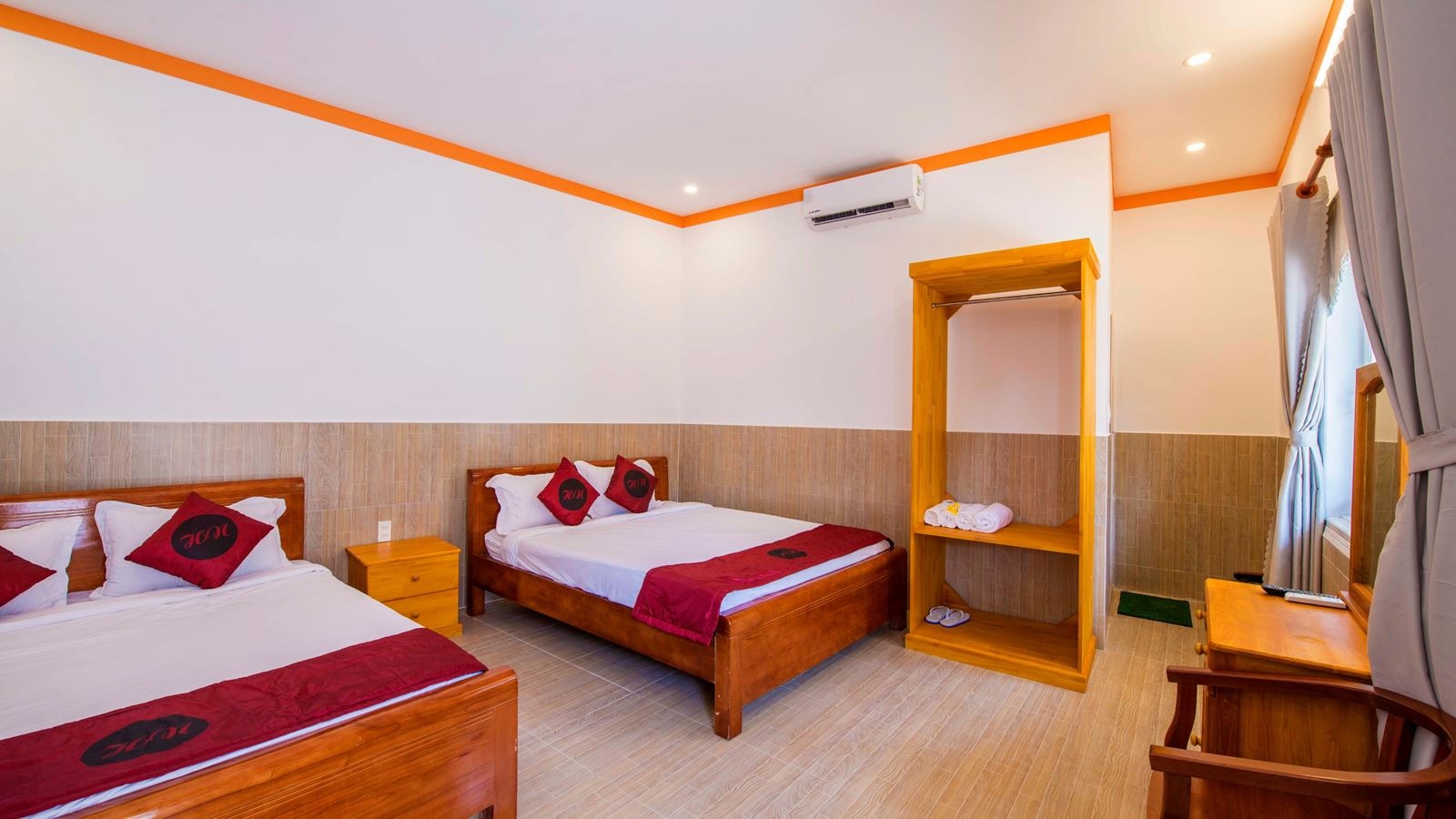 rooms-family-bungalow-garden-view-with-balcony