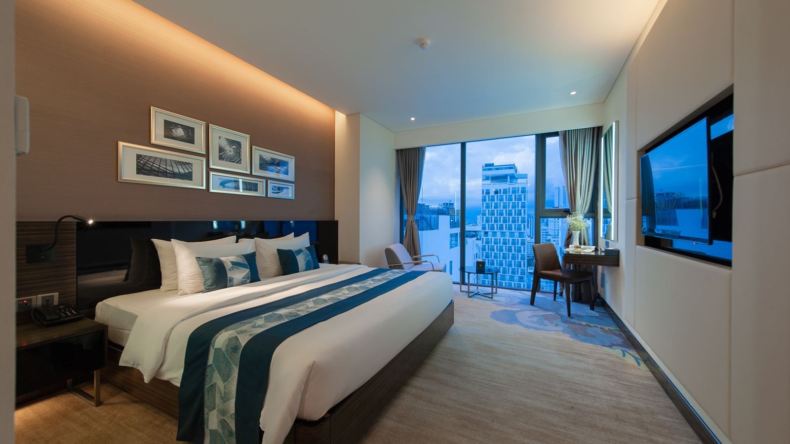 rooms-grand-deluxe-partial-sea-view-with-window