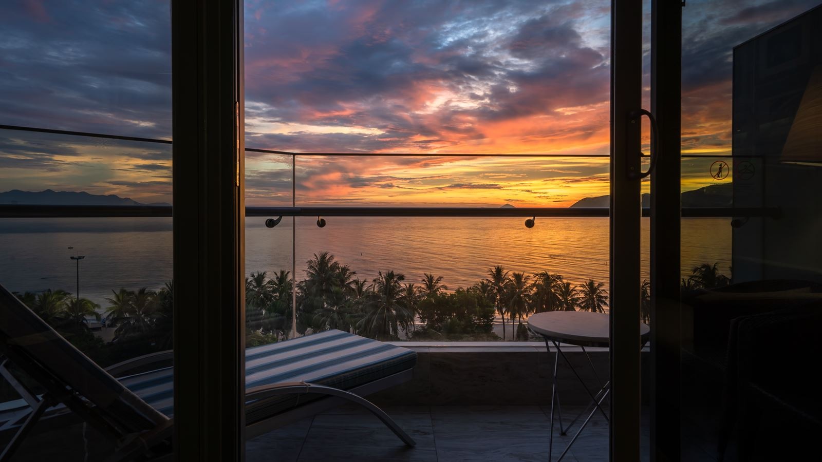 rooms-executive-balcony-ocean-view-child-without-extra-bed