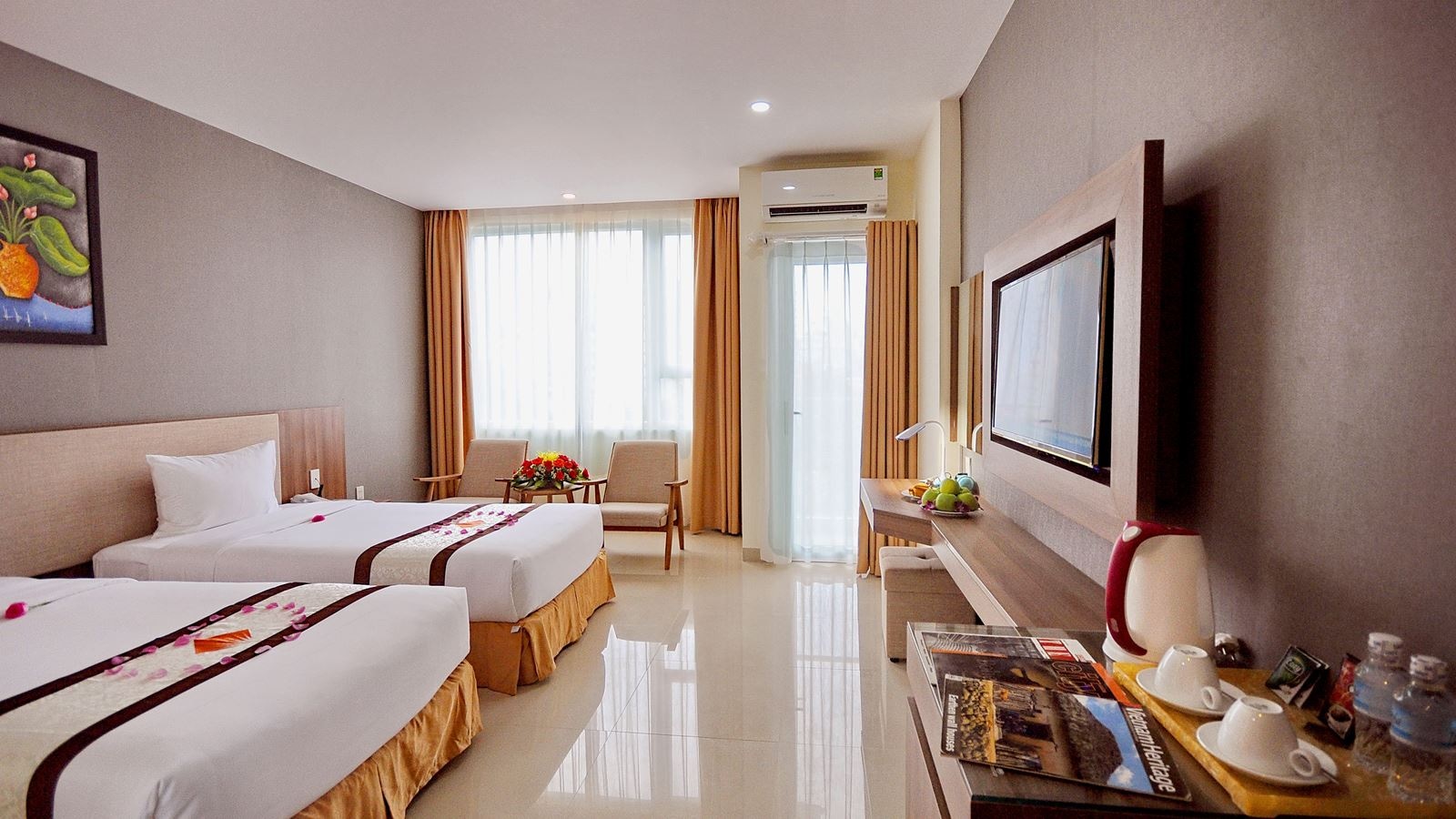 rooms-deluxe-mountain-view-with-balcony