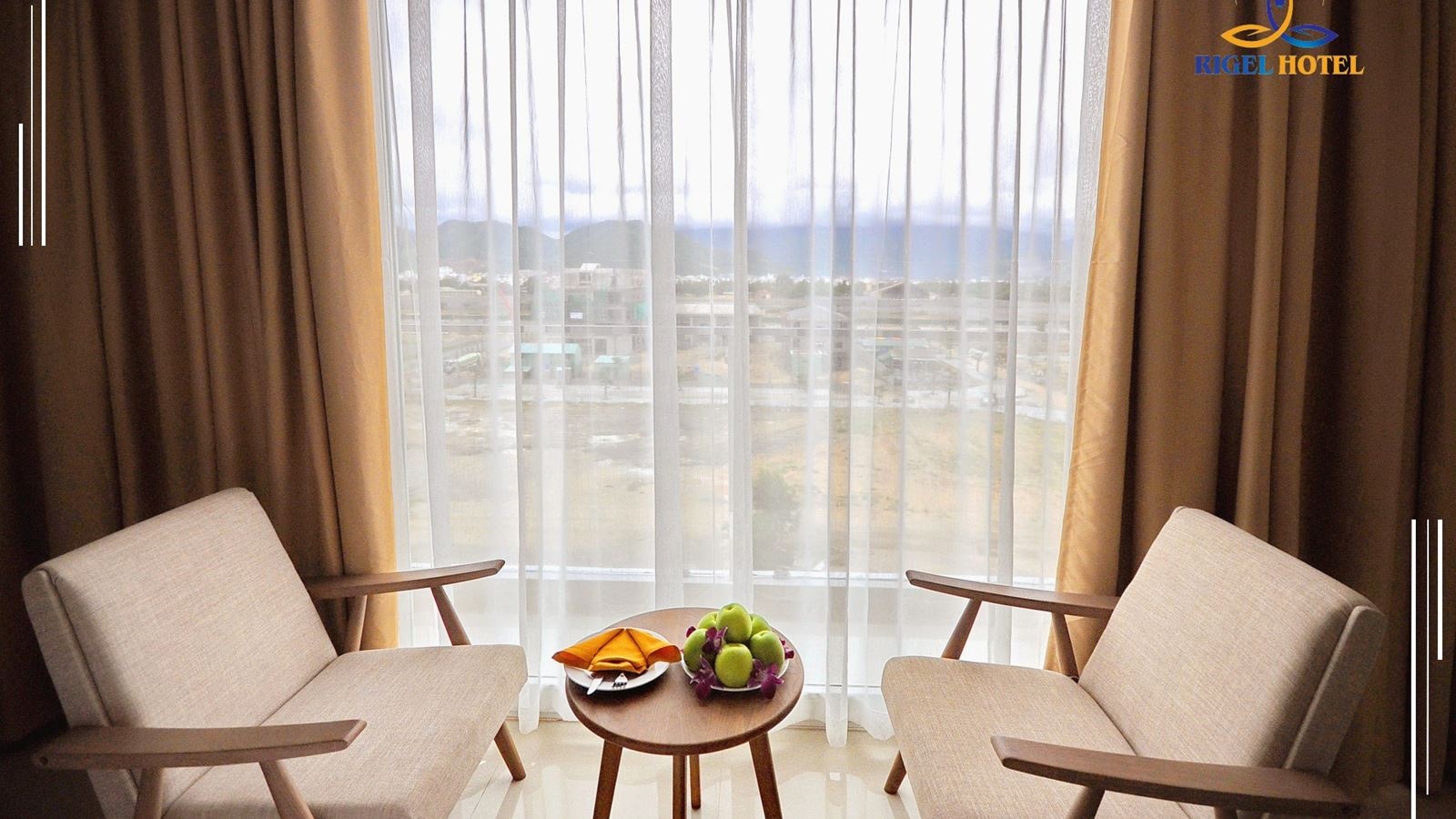 rooms-senior-room-with-balcony-child-without-extra-bed