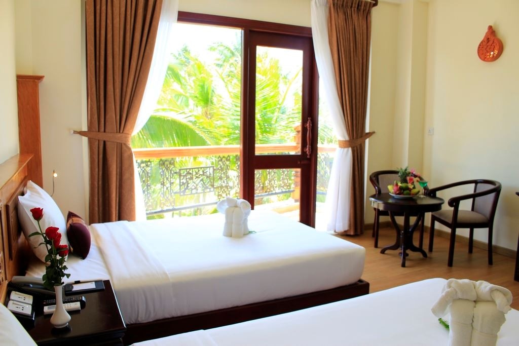 rooms-room-family-balcony