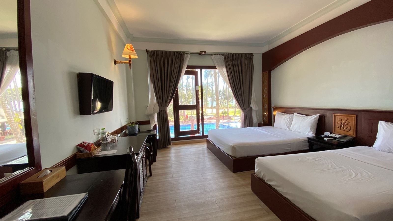 rooms-room-deluxe-seaview-balcony-child-without-extra-bed