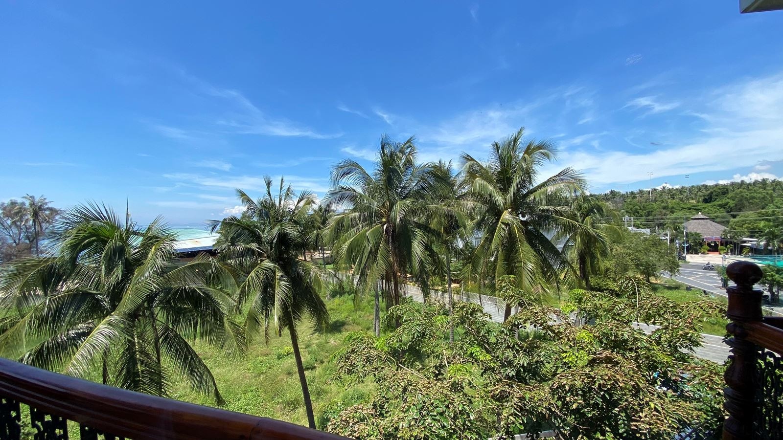 rooms-room-deluxe-garden-view-balcony
