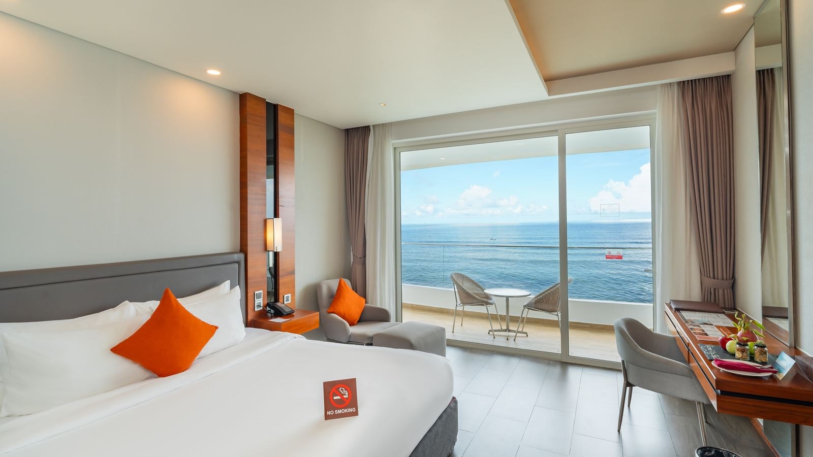 rooms-classic-ocean-view-room-balcony-child-without-extra-bed