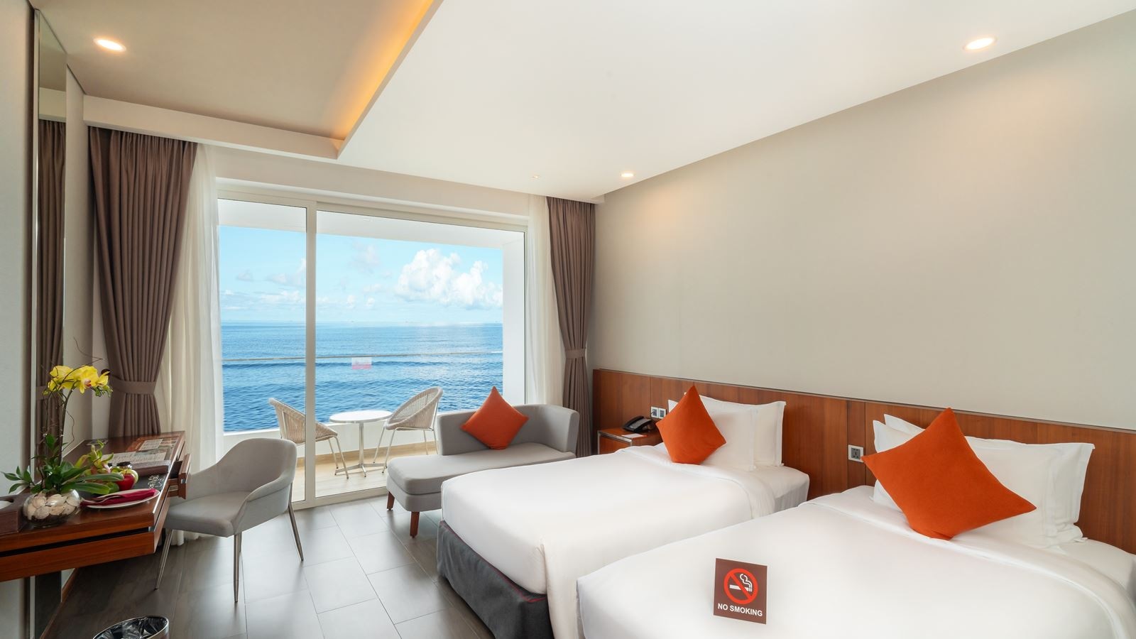 rooms-classic-ocean-view-room-balcony-child-without-extra-bed