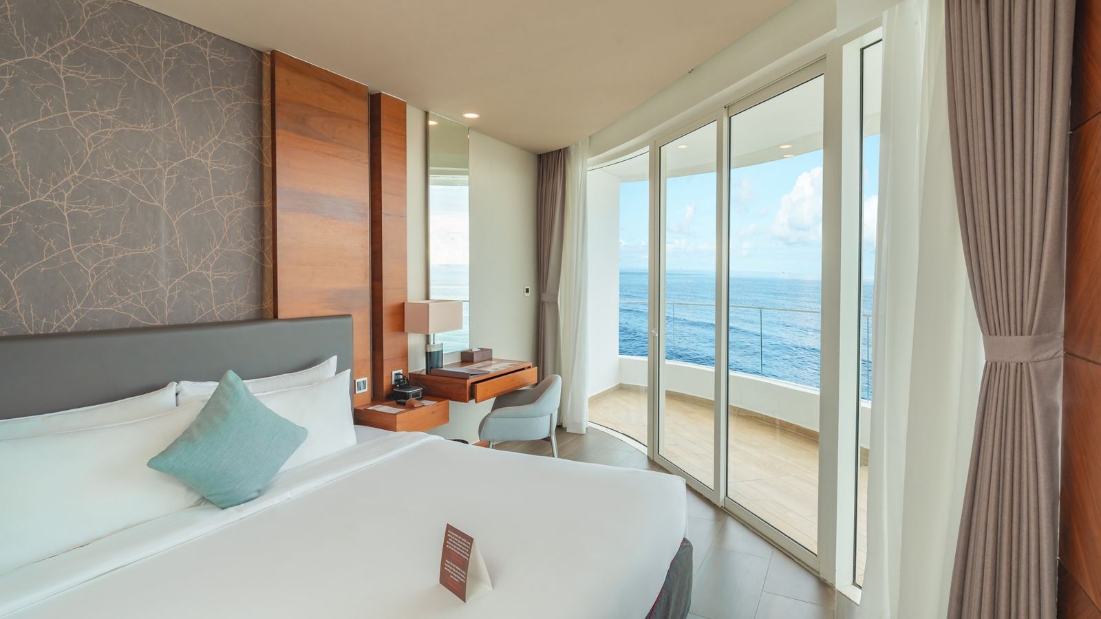 rooms-suite-2-bedrooms-with-spa-for-4-pax-only