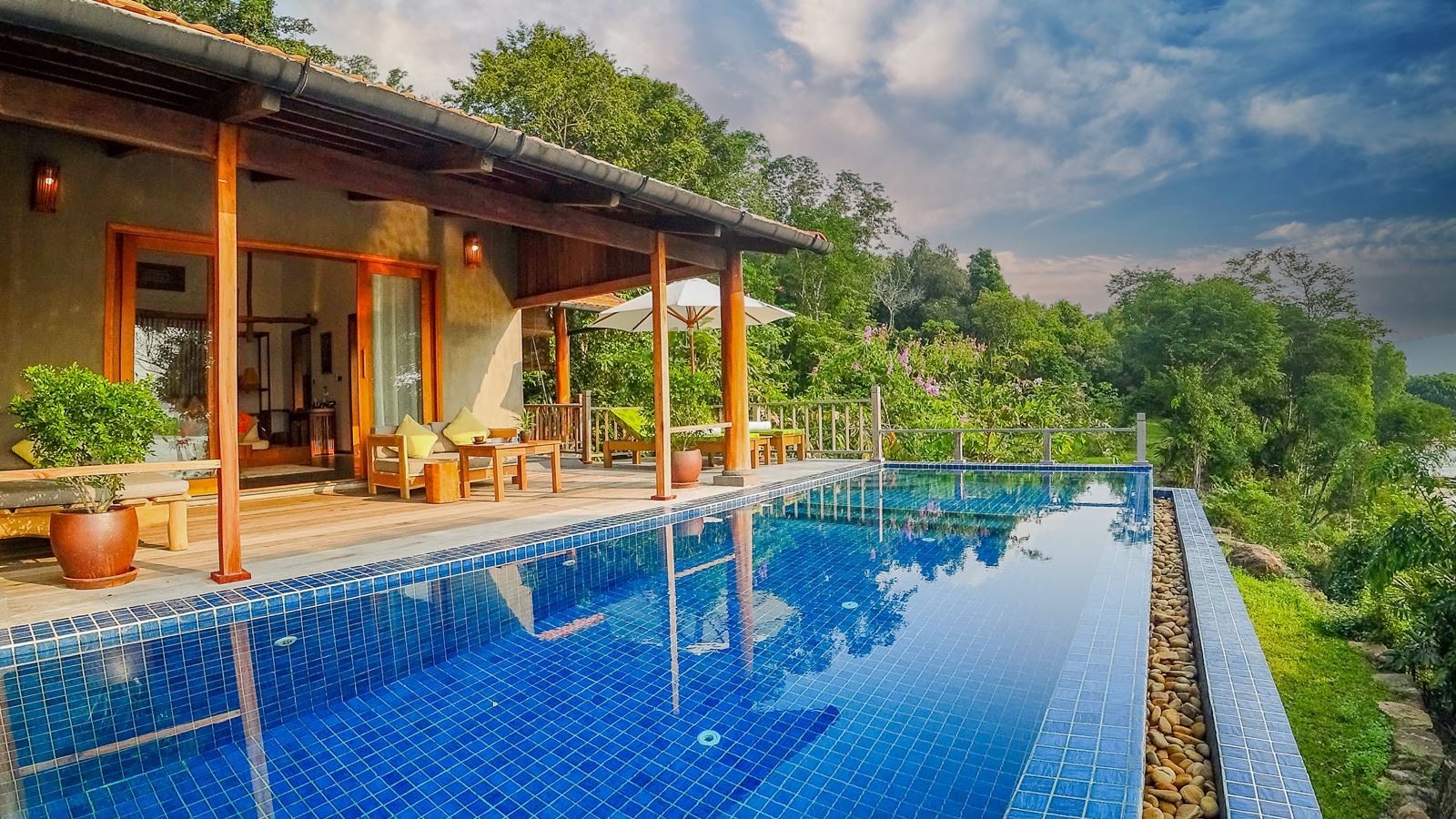 rooms-ocean-pool-villa