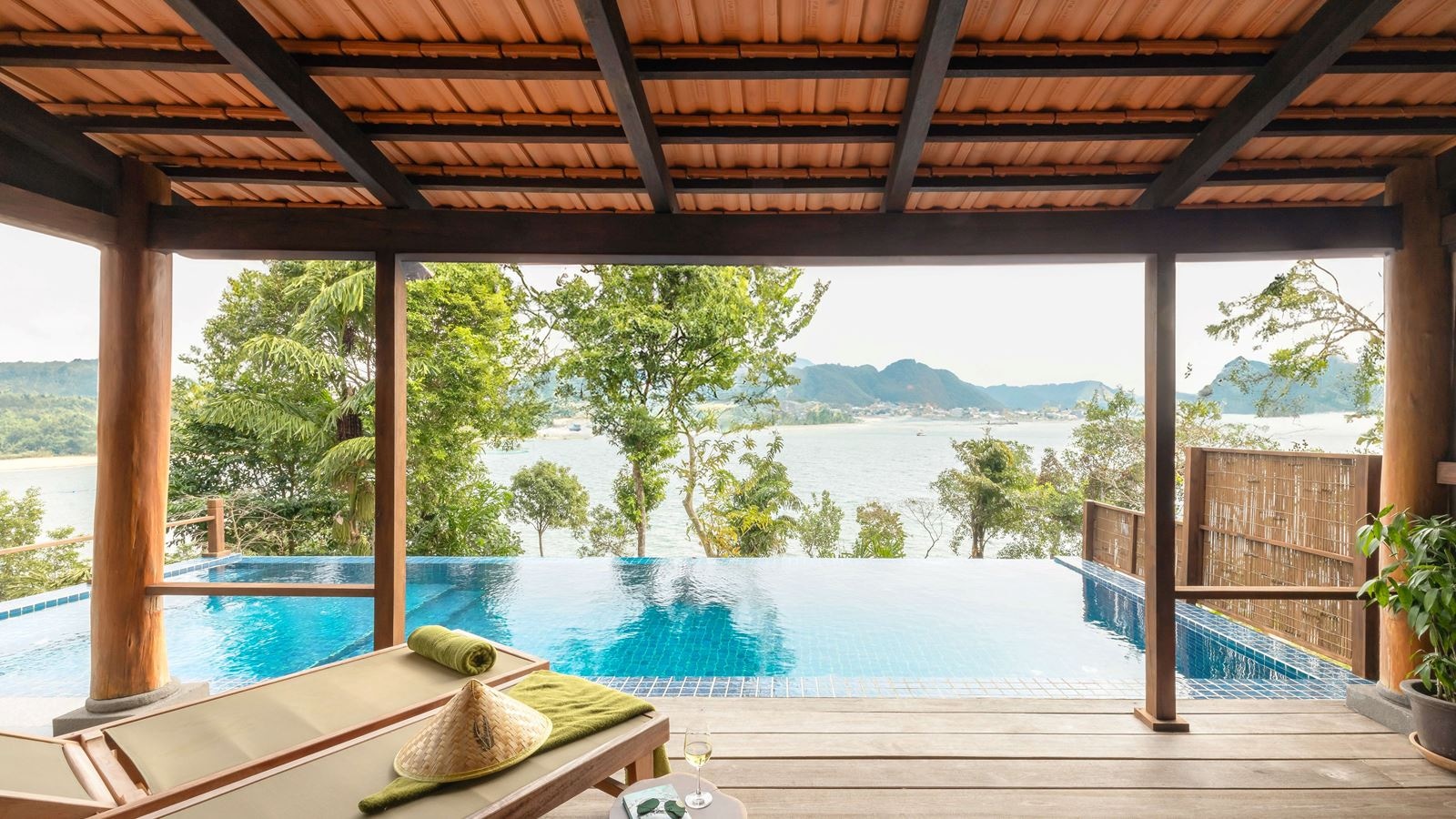 rooms-ocean-pool-villa