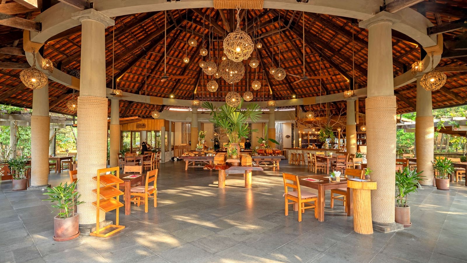 restaurants-lady-palm-restaurant