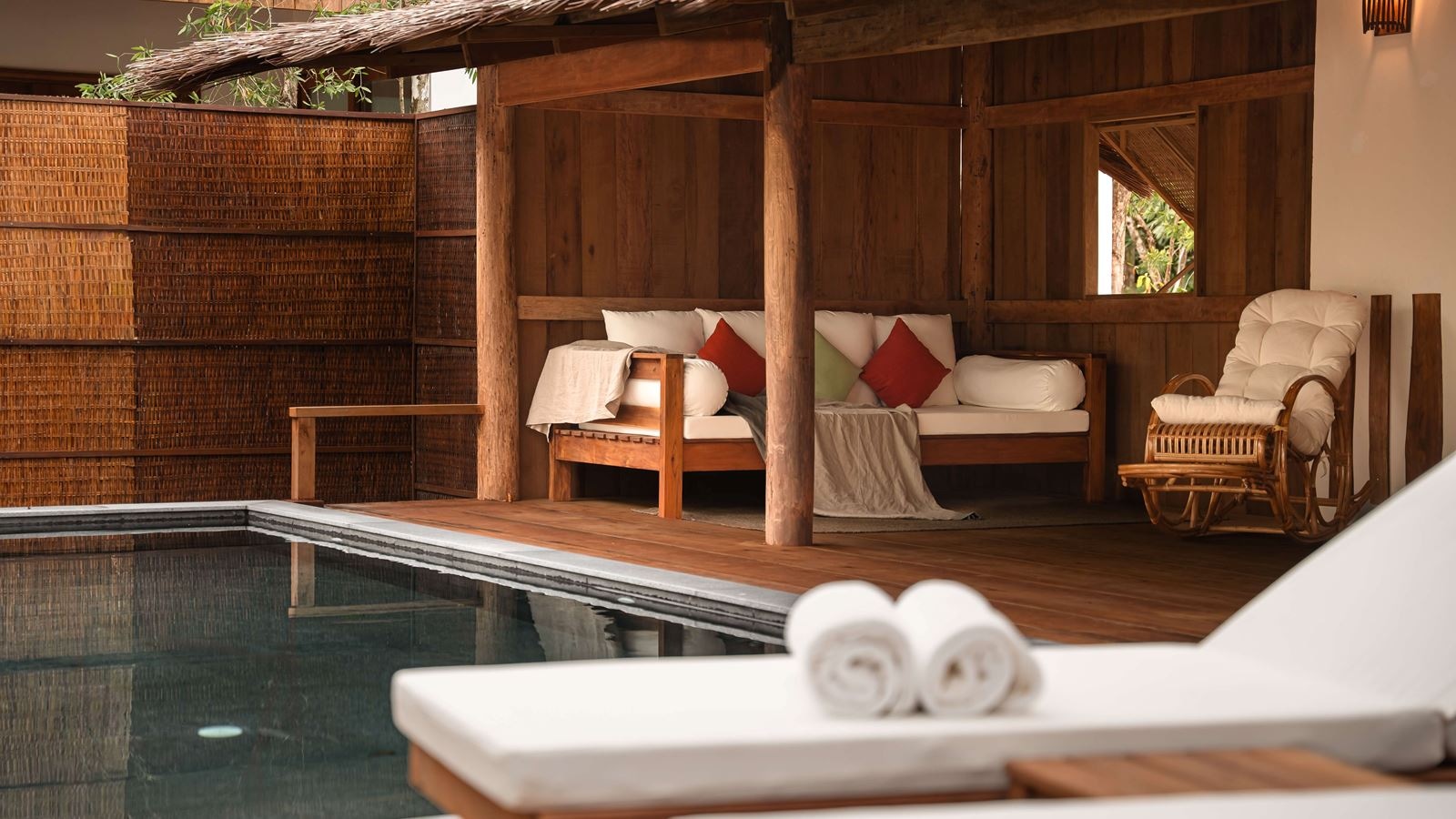 rooms-beachfront-pool-villa