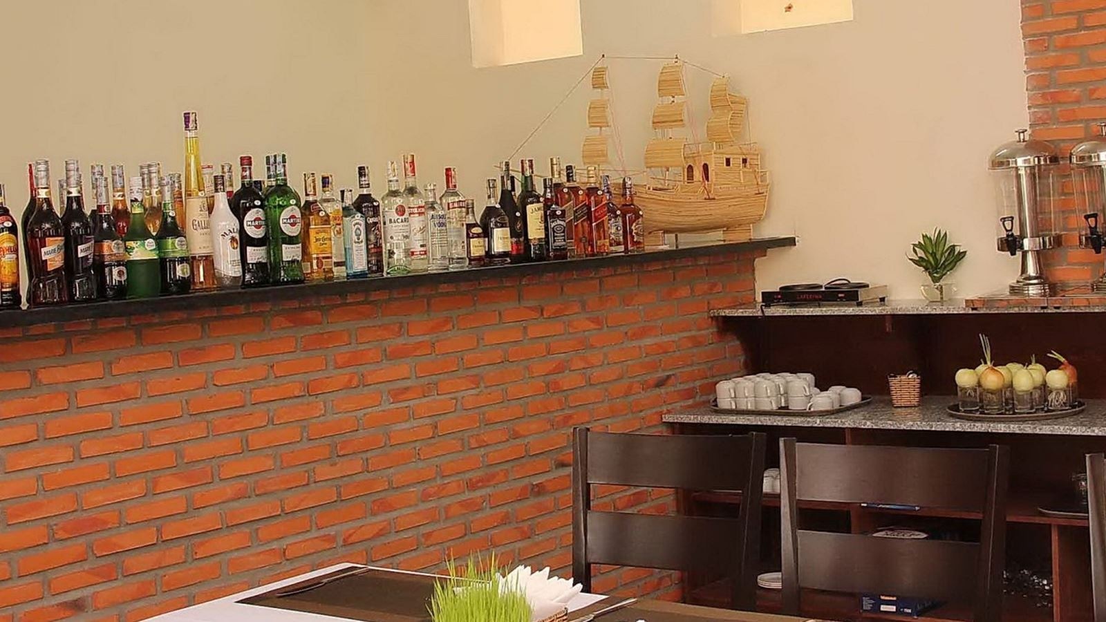 restaurants-ocean-place-restaurant