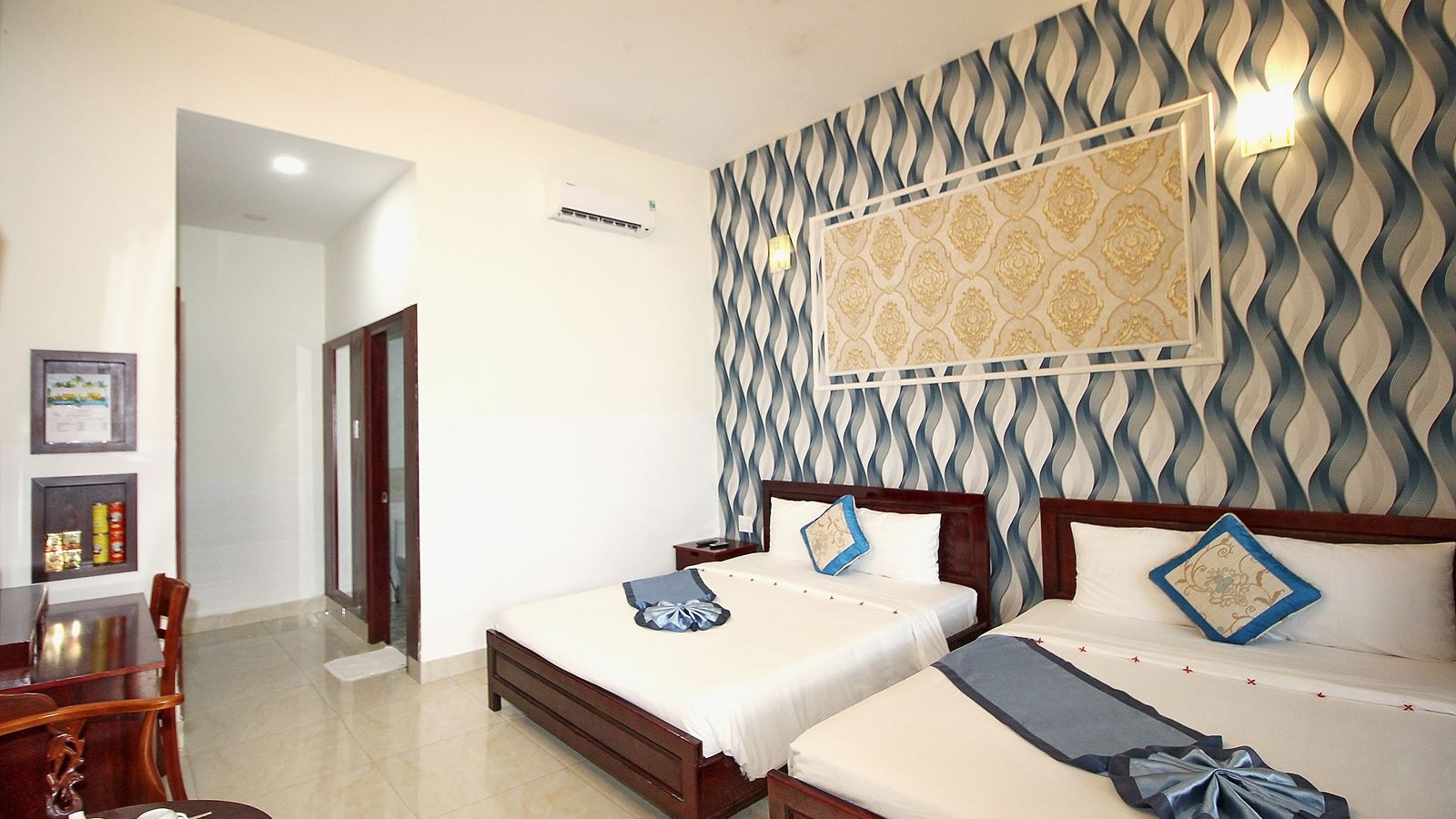 rooms-deluxe-pool-view