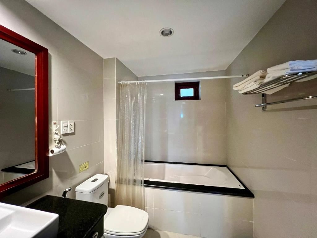 rooms-deluxe-sea-view-balcony