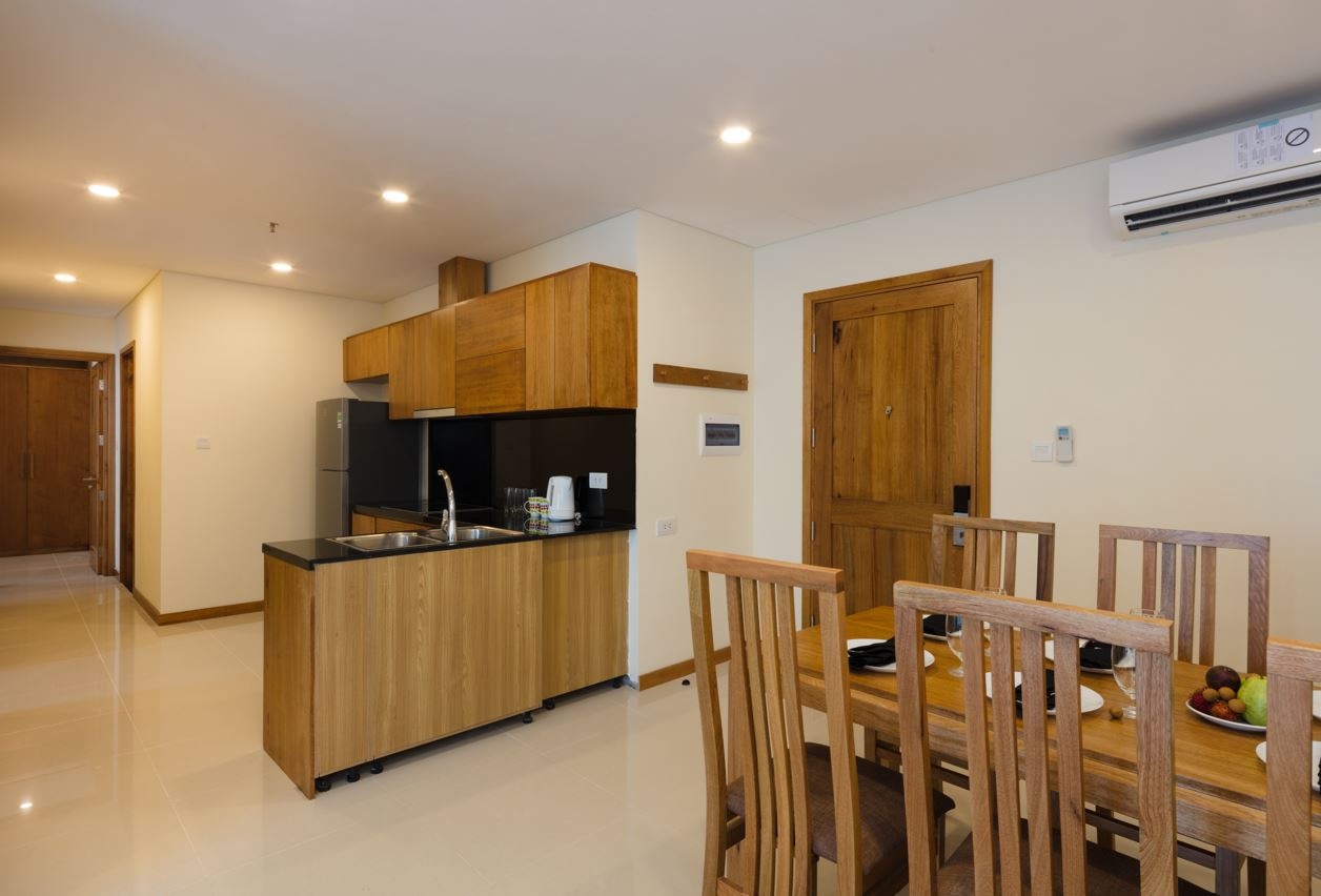 rooms-apartment-3-bedrooms-city-view