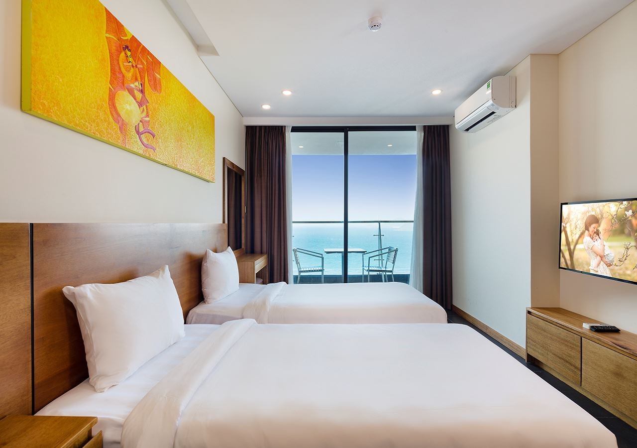rooms-apartment-3-bedrooms-sea-view