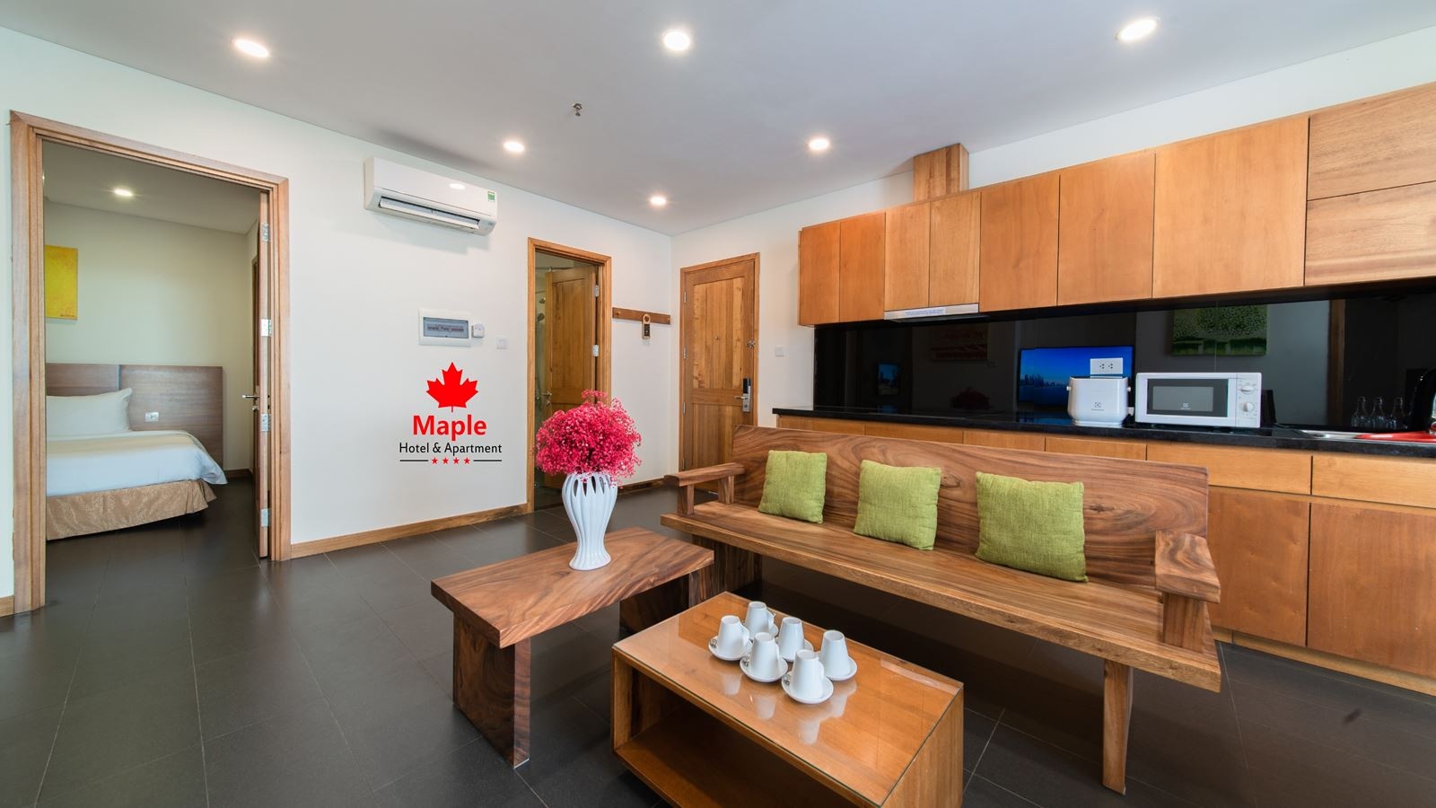 rooms-apartment-3-bedrooms-sea-view