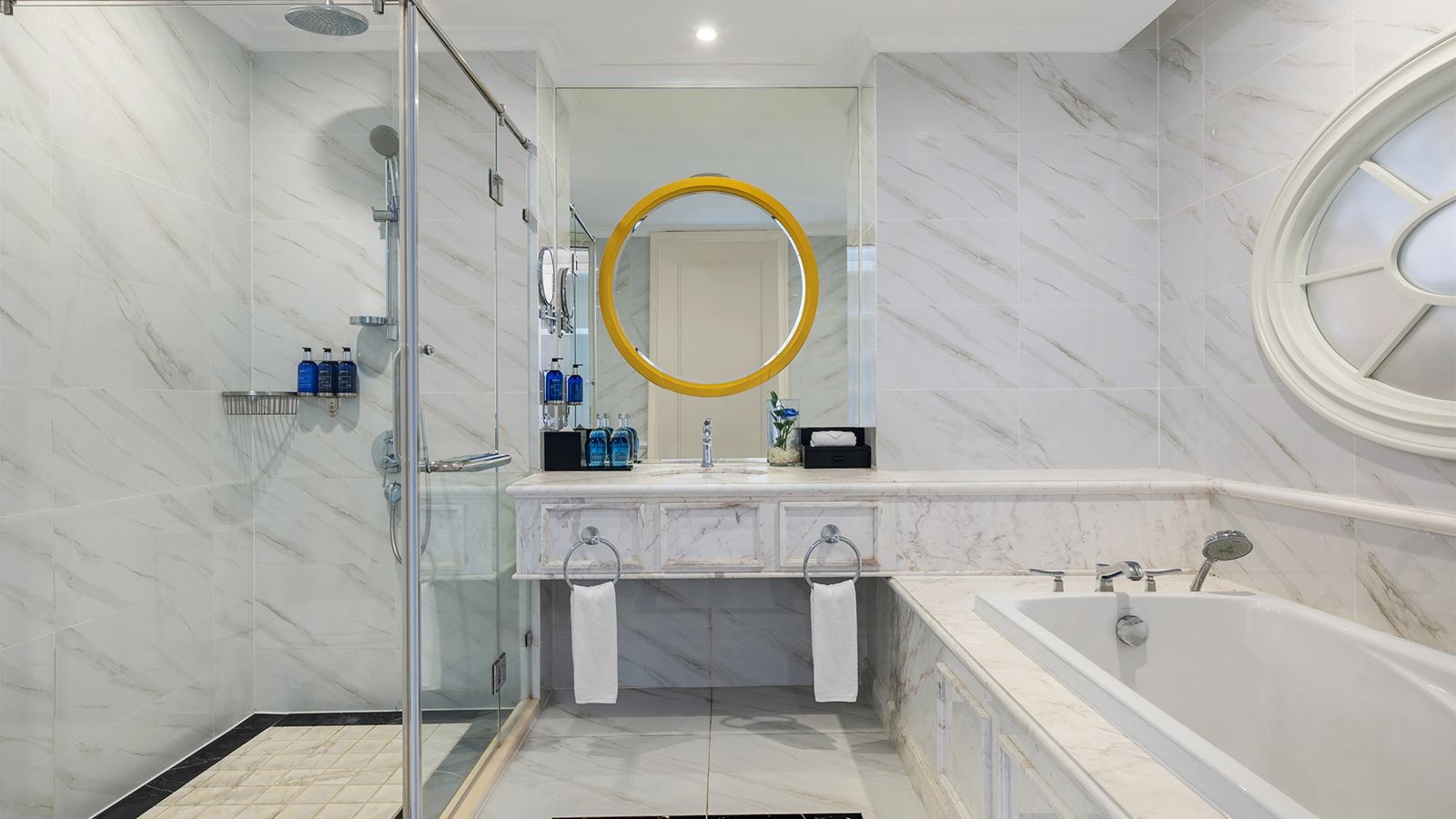 rooms-deluxe-pool-view-child-without-extra-bed