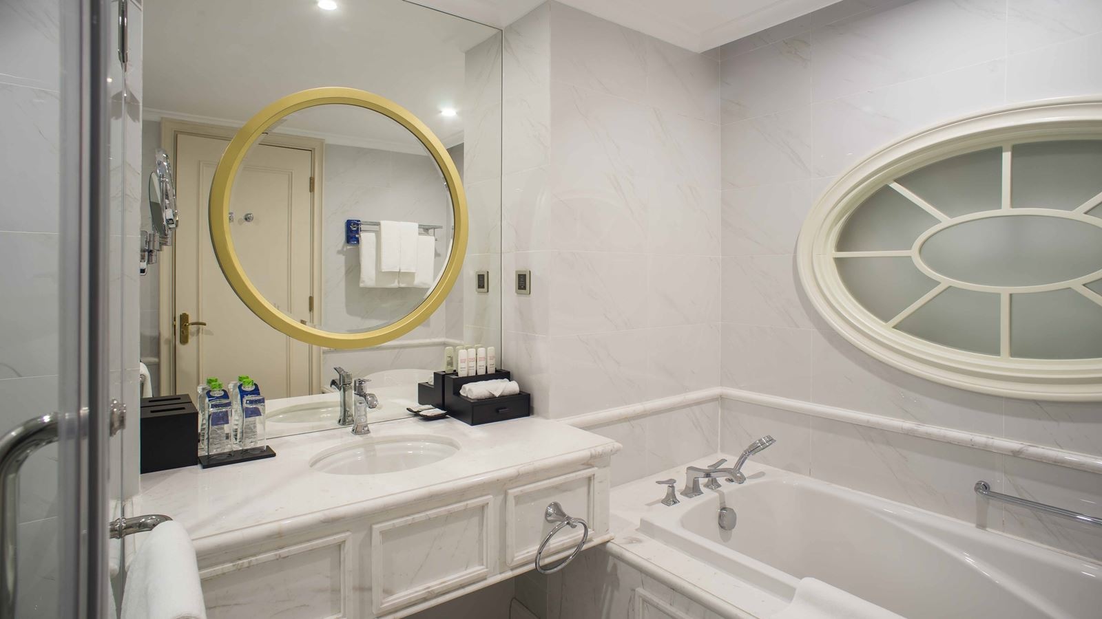 rooms-deluxe-sea-view