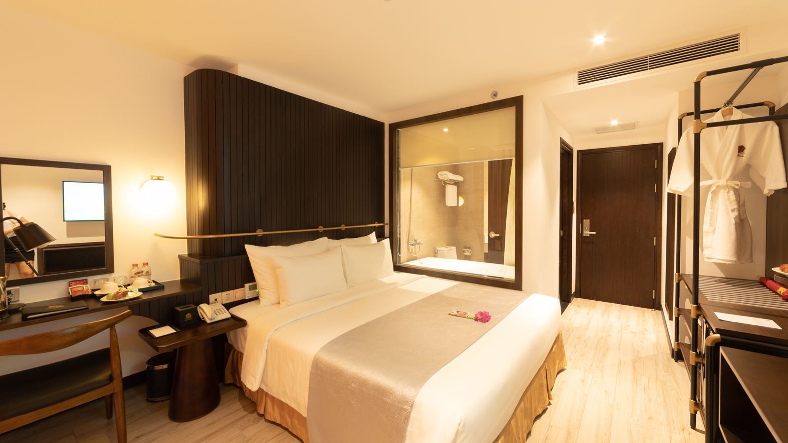 rooms-deluxe-cityview