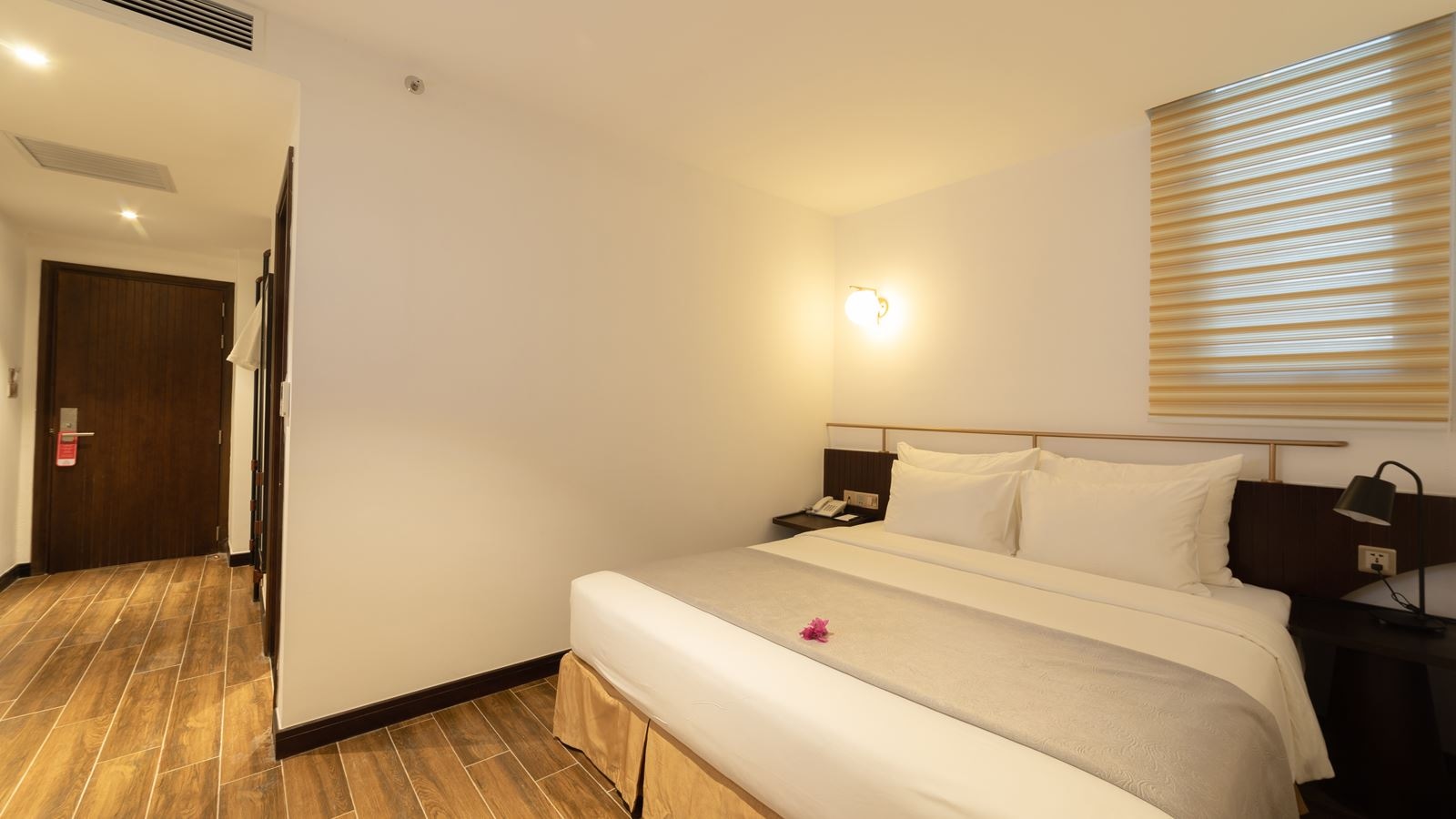 rooms-deluxe-cityview