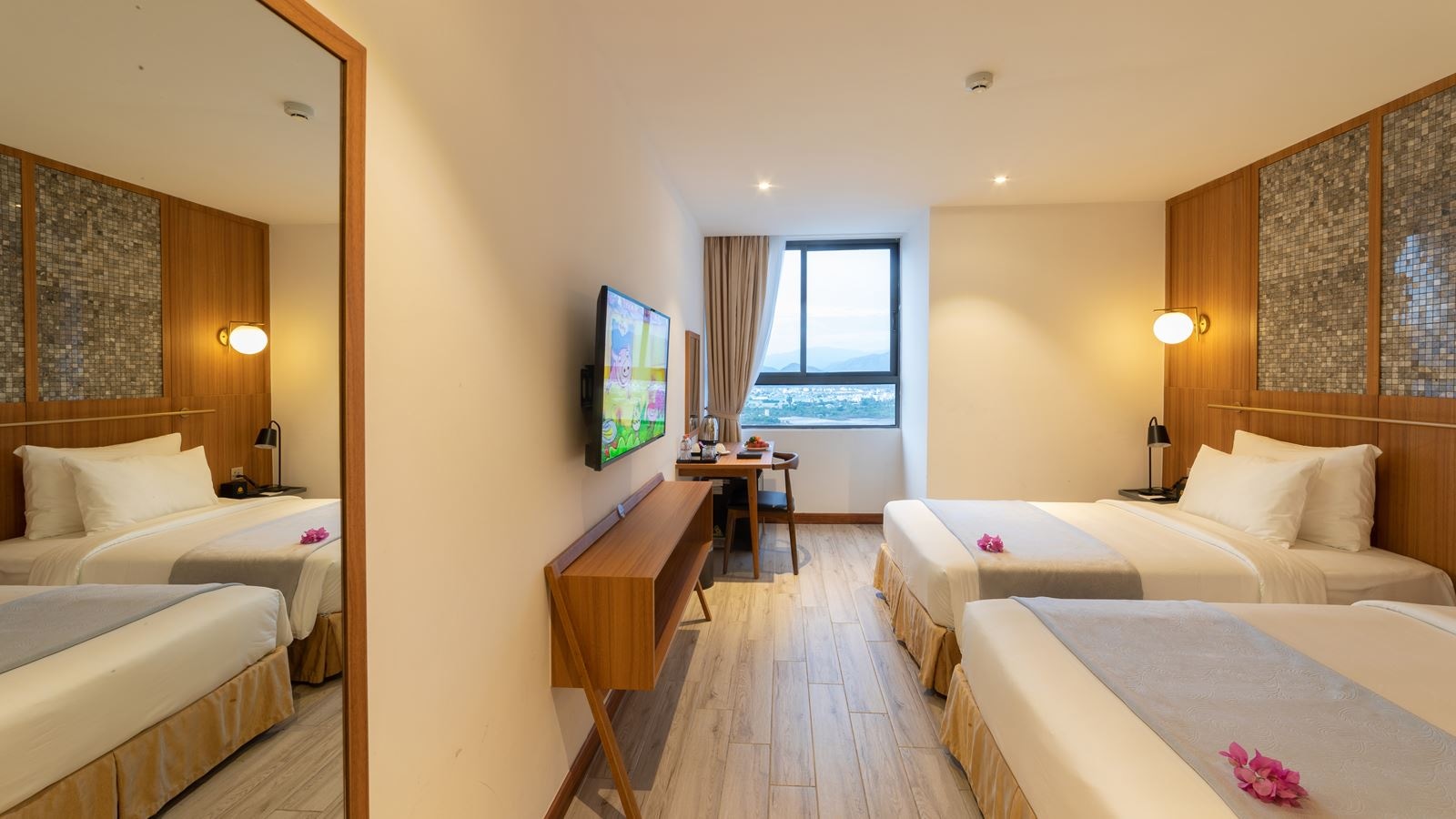 rooms-deluxe-cityview