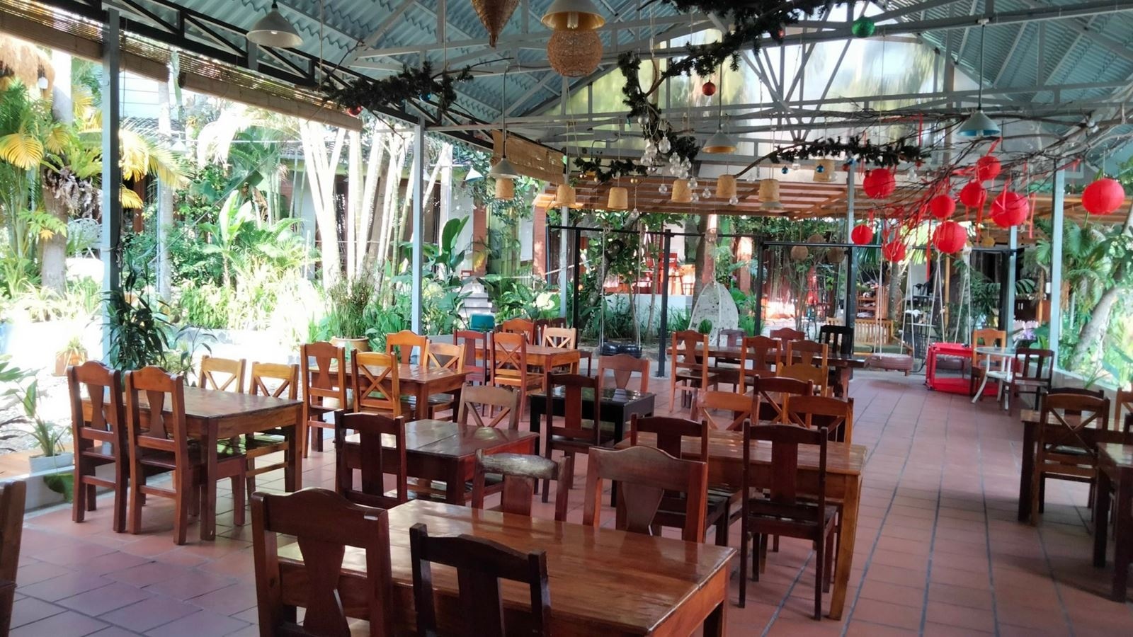 restaurants-restaurant