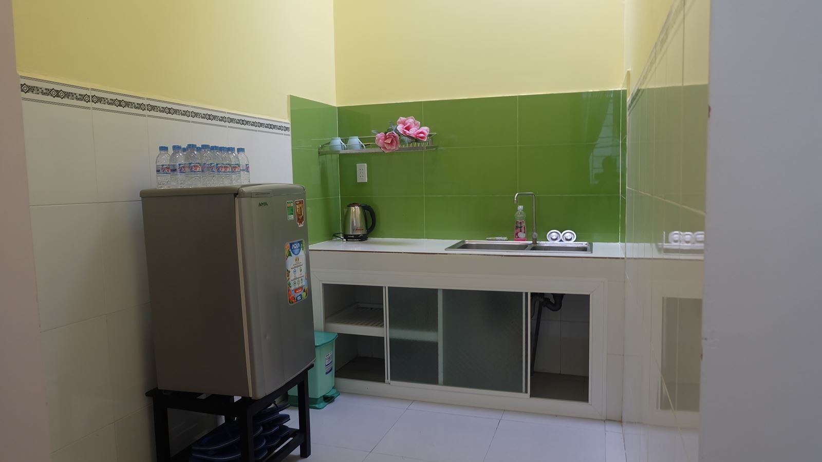 rooms-bungalow-family-gardenview-with-terrace