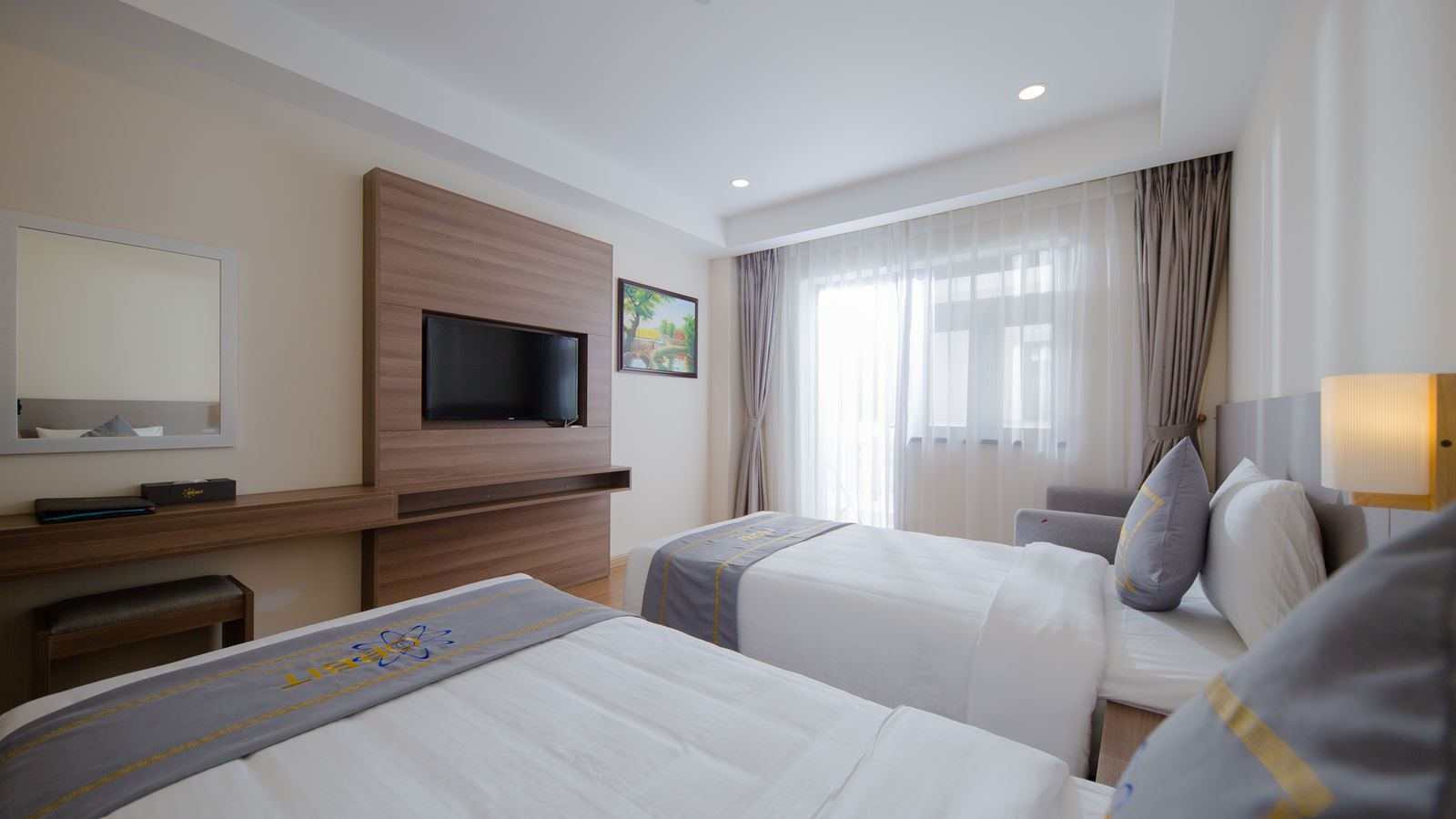 rooms-deluxe-limted-view