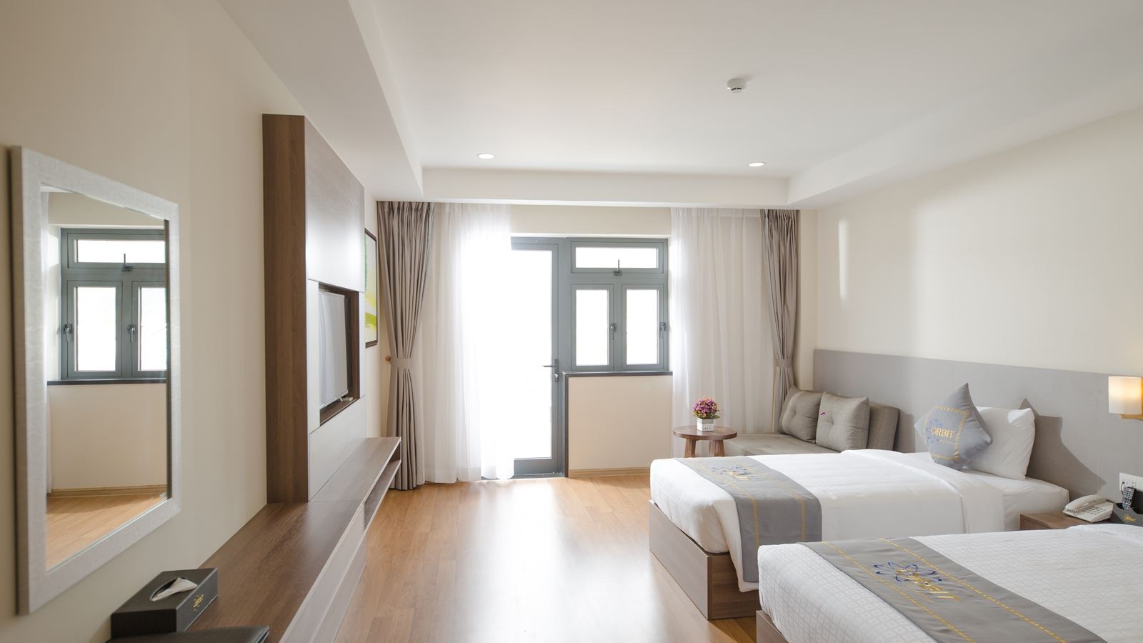 rooms-senior-deluxe-mountain-view