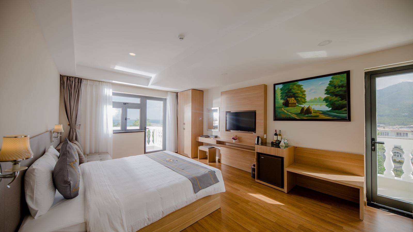 rooms-premier-deluxe-sea-view