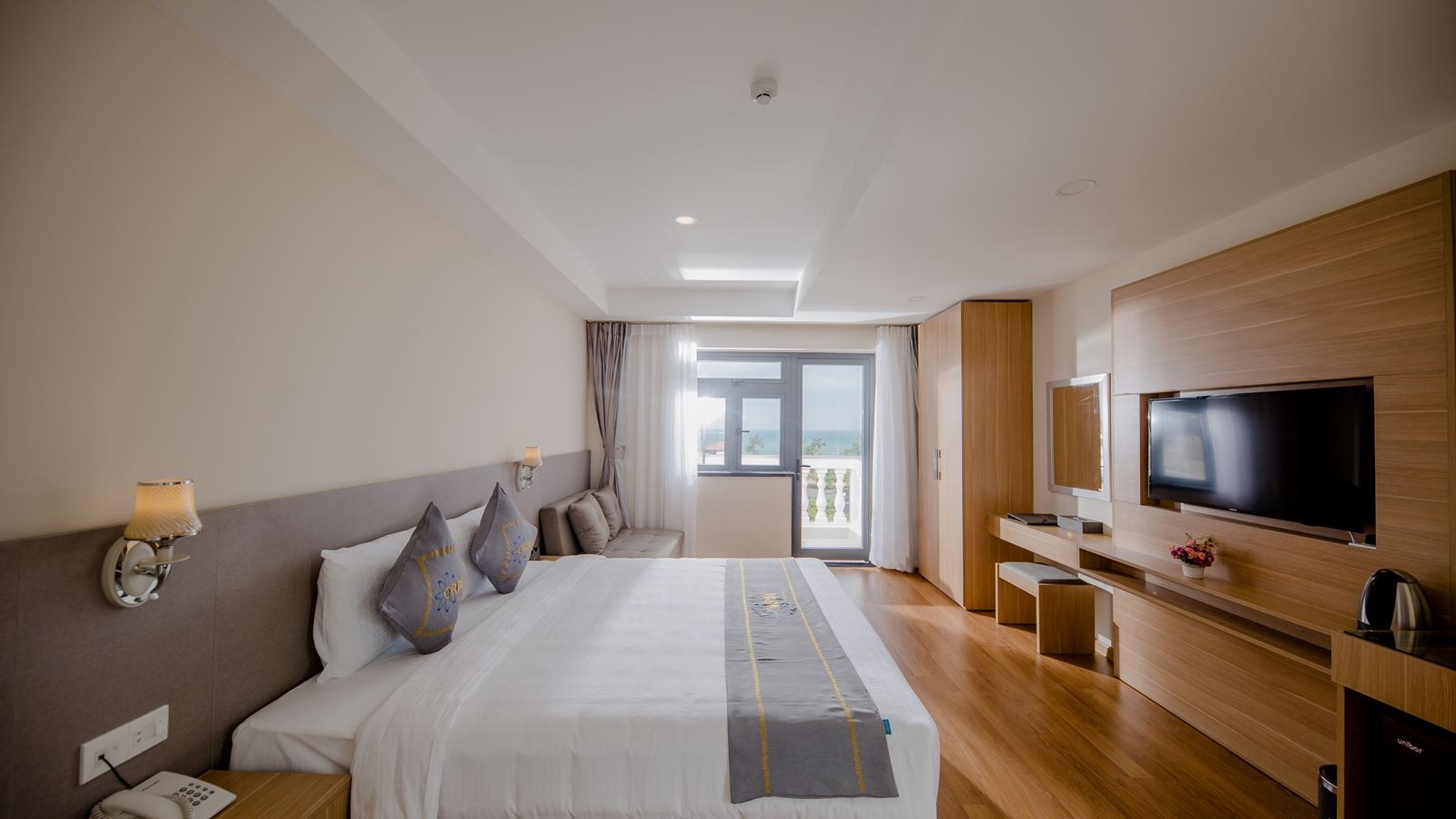 rooms-premier-deluxe-sea-view