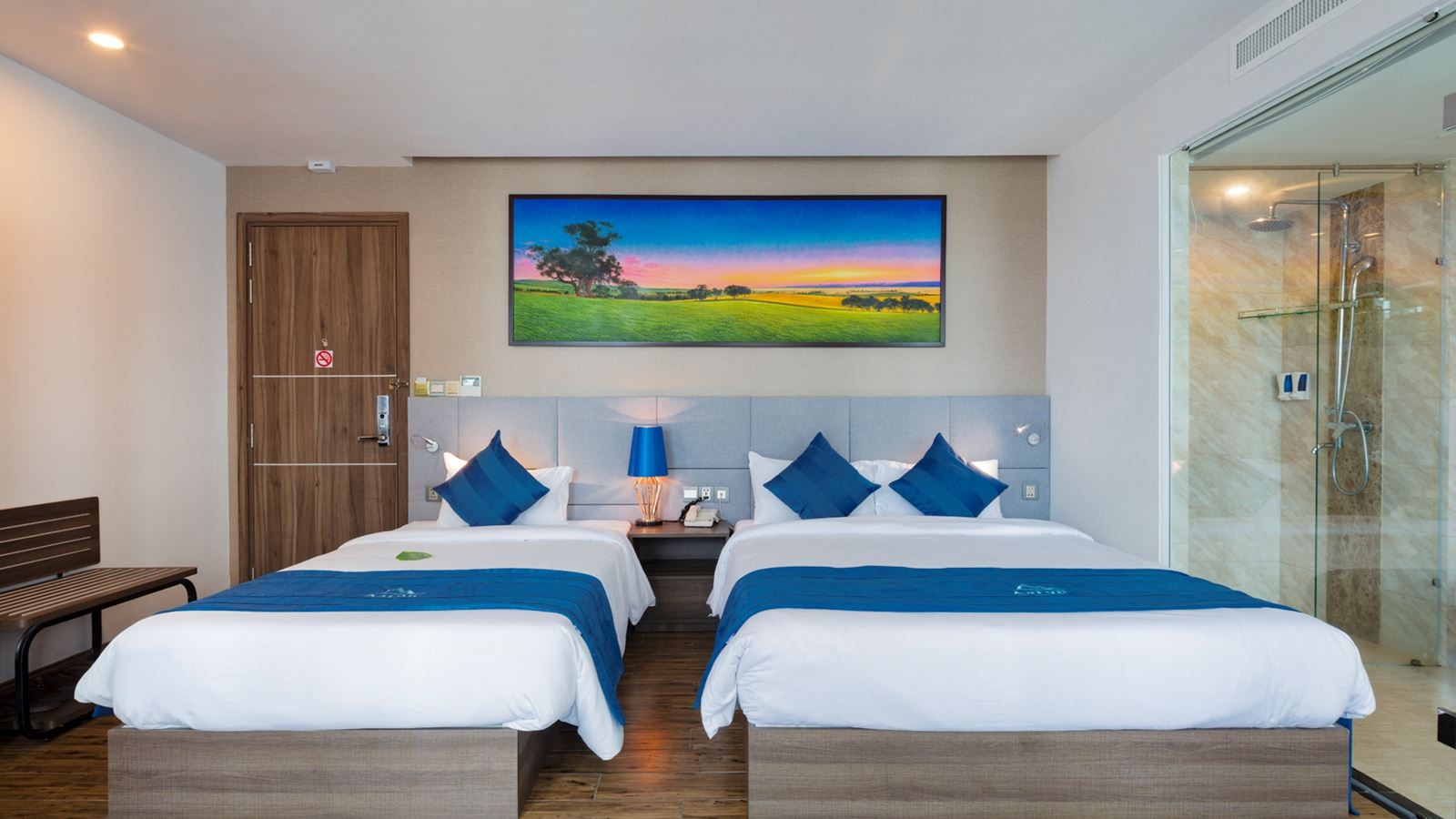 rooms-deluxe-triple-balcony-city-view-no-extra-bed