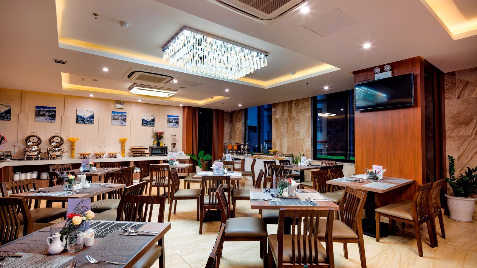 restaurants-restaurant