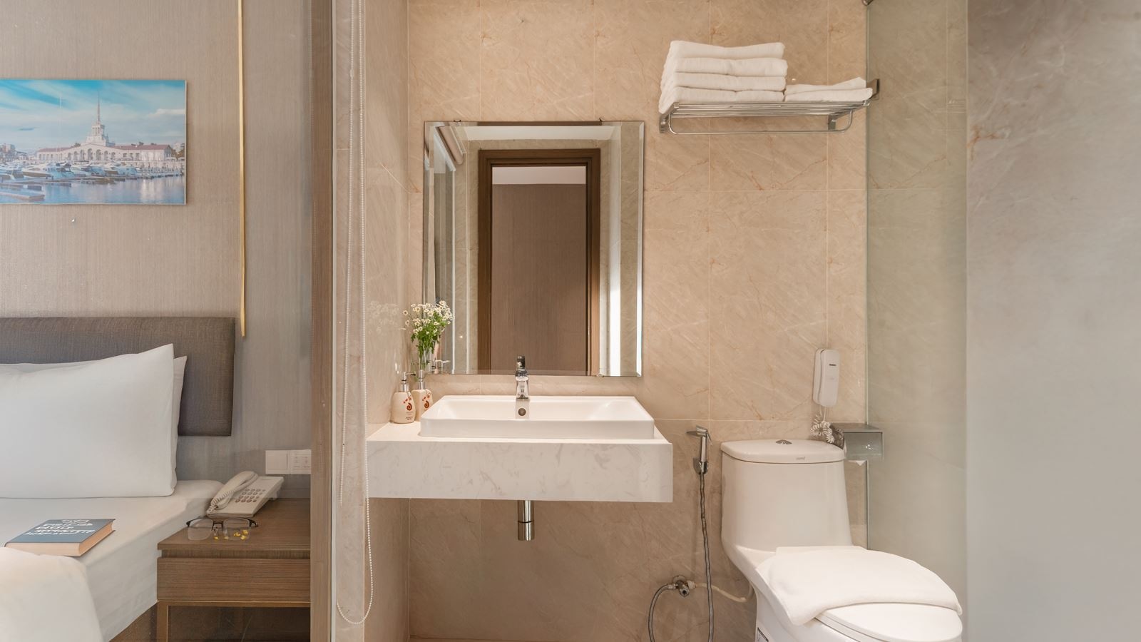 rooms-superior-city-view-with-balcony