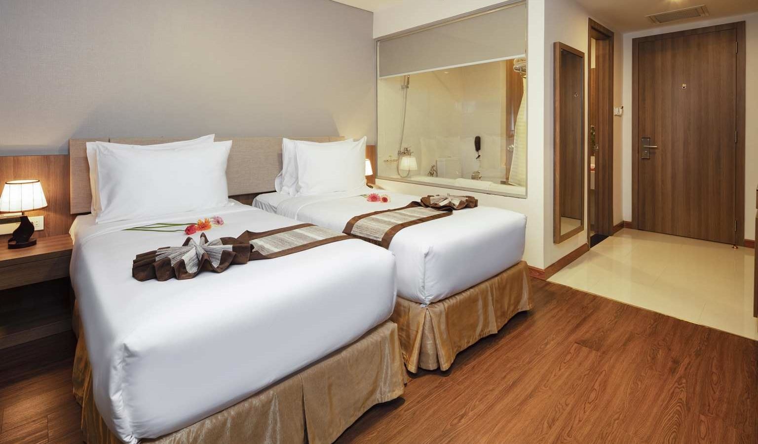 rooms-deluxe-city-view