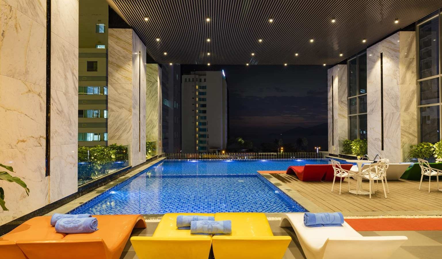 pools-outdoor--indoor-pool
