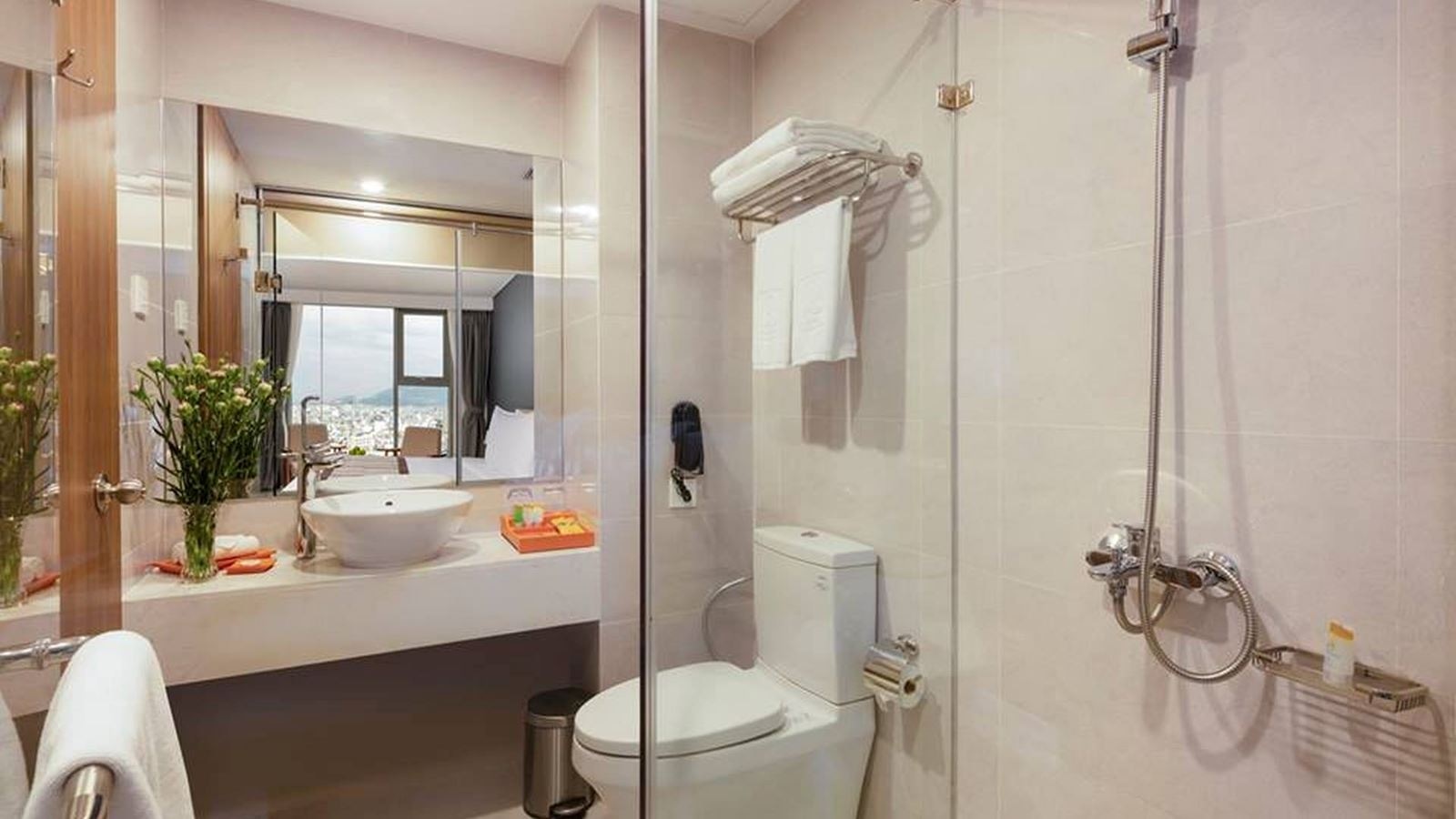 rooms-deluxe-city-view