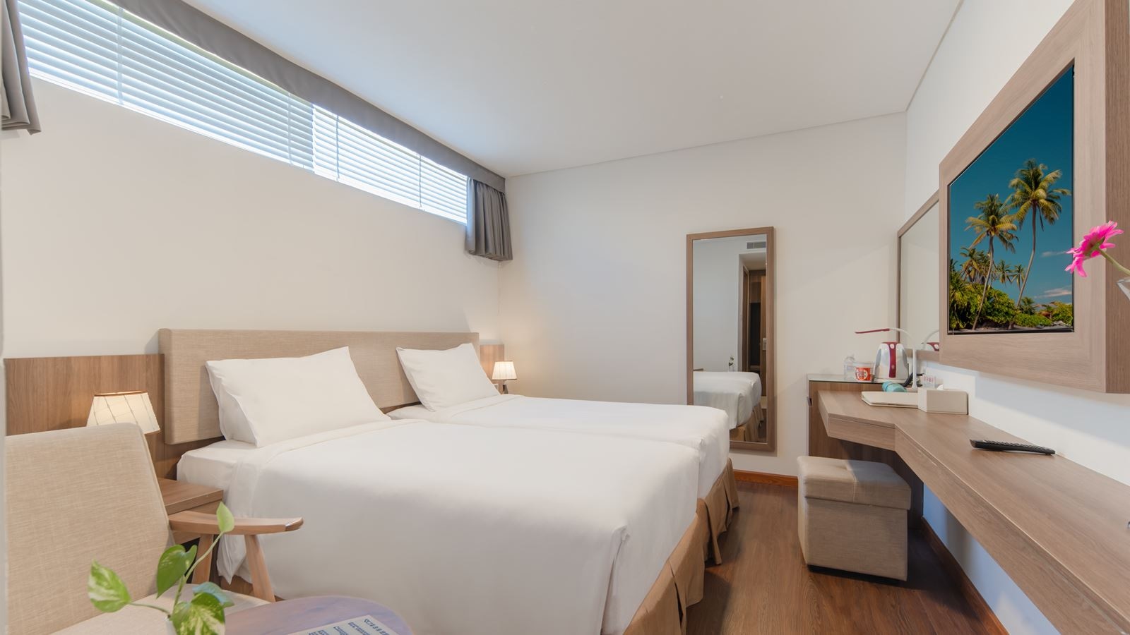 rooms-superior-no-window