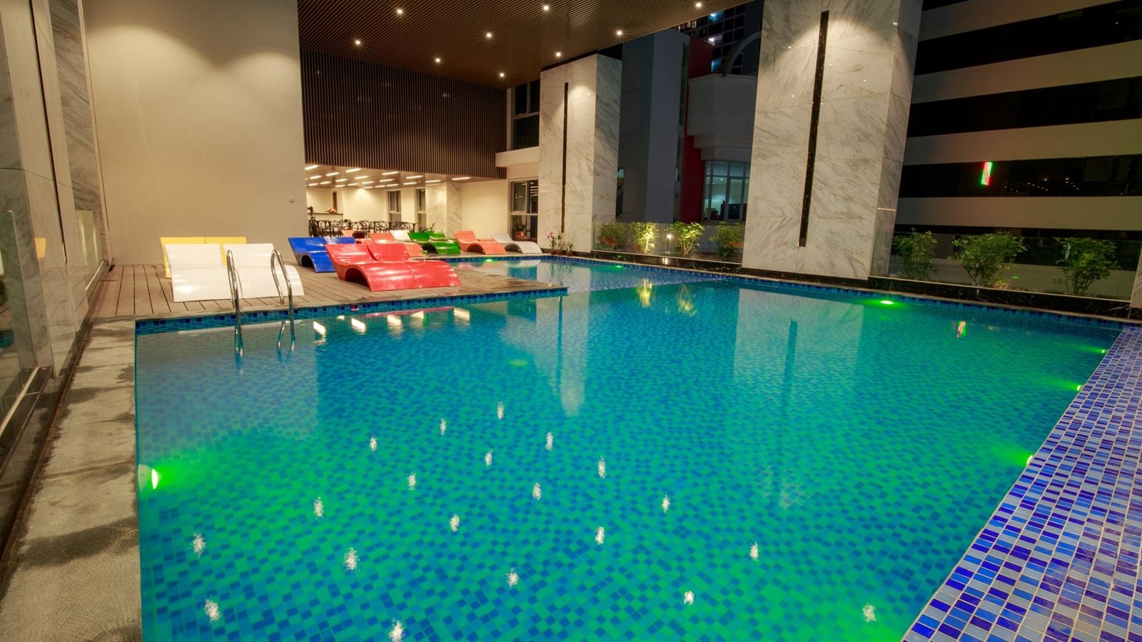 pools-indoor-pool