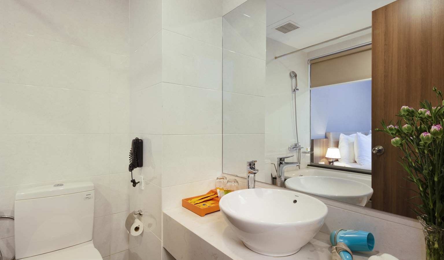 rooms-deluxe-partial-sea-view