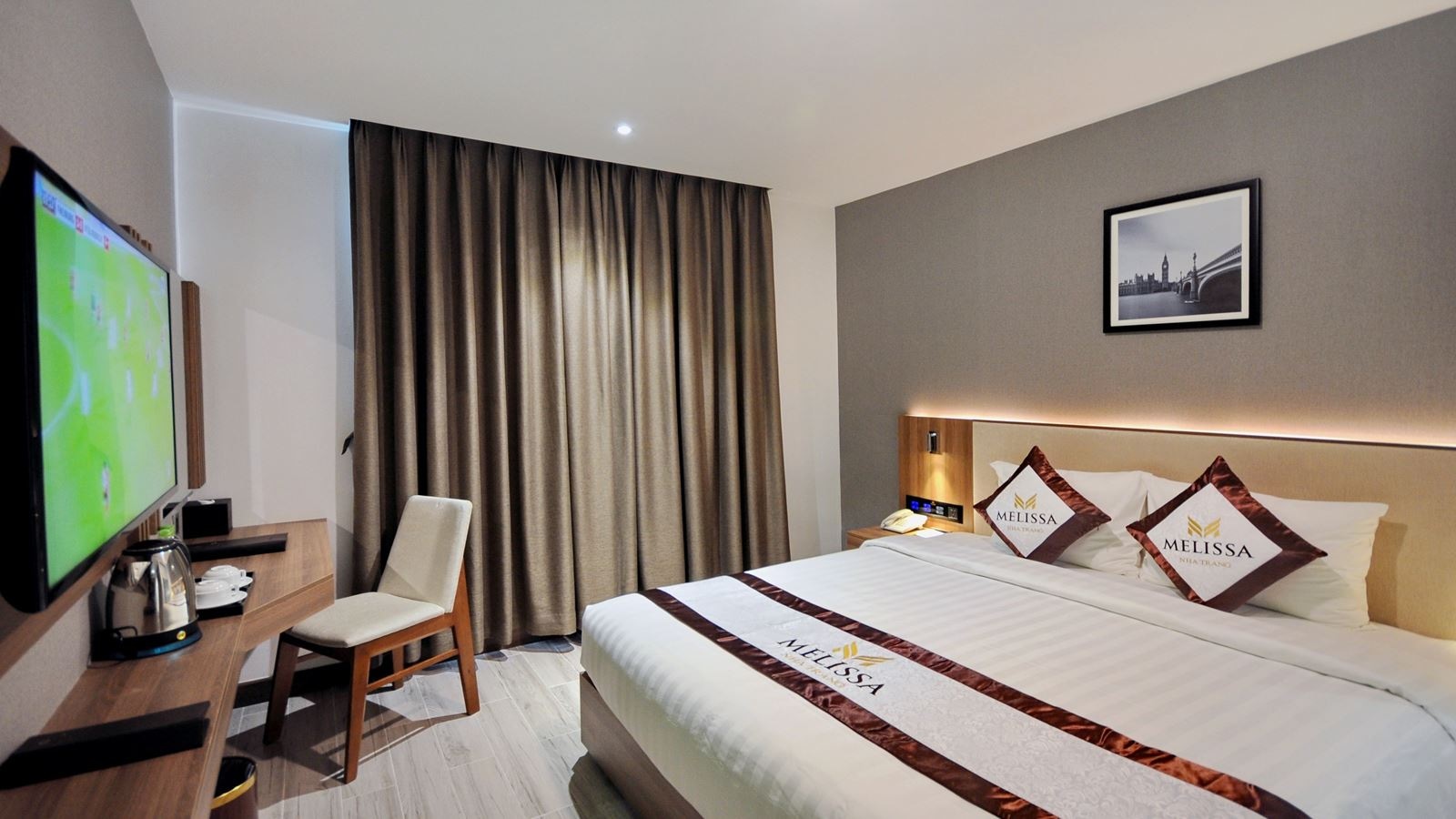 rooms-deluxe-partial-seaview