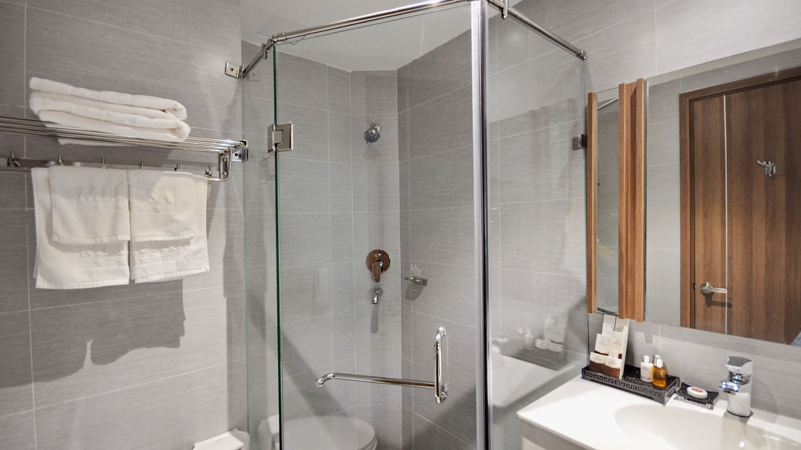 rooms-deluxe-partial-seaview-child-without-extra-bed