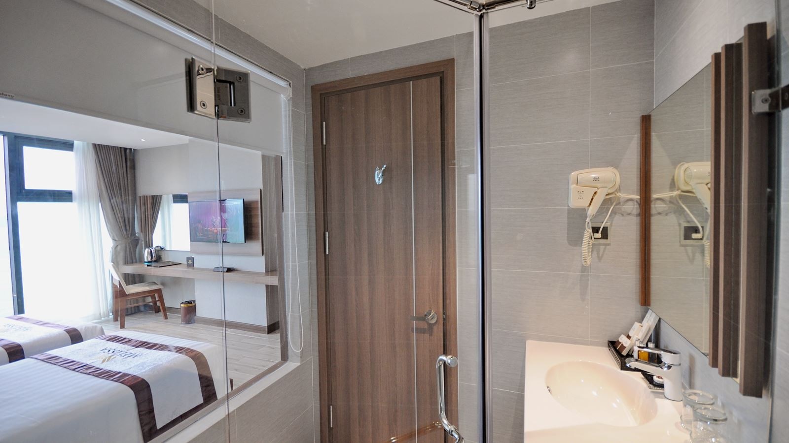 rooms-senior-deluxe-seaview