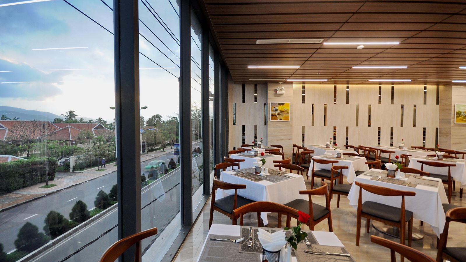 restaurants-restaurant